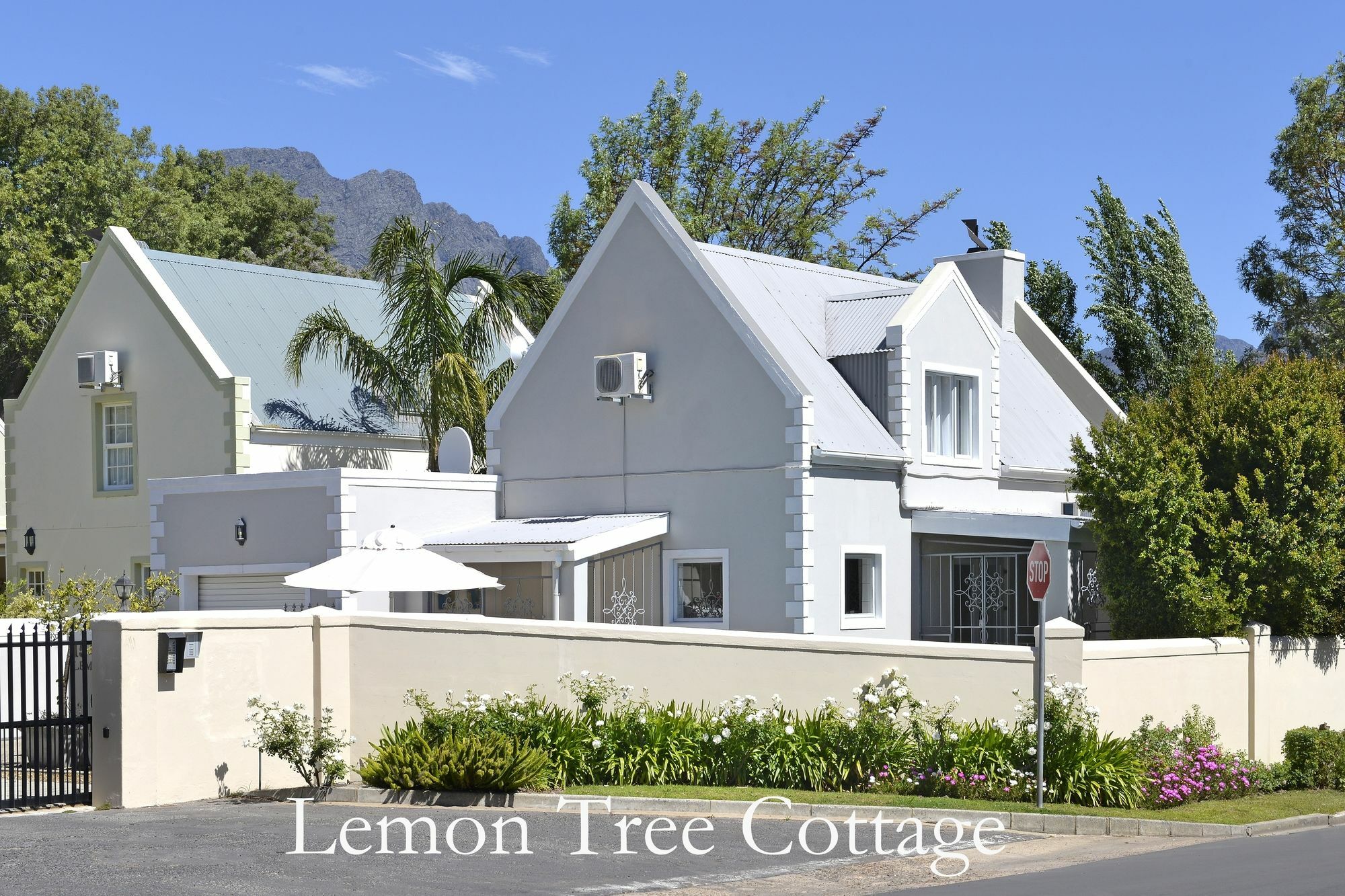 Lemon Tree Cottage Self Catering Франсхук Экстерьер фото
